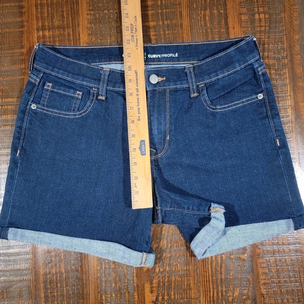 Old Navy Women's Size 8 Curvy Profile Mom Cuffed Blue Jean Shorts 4" Inseam